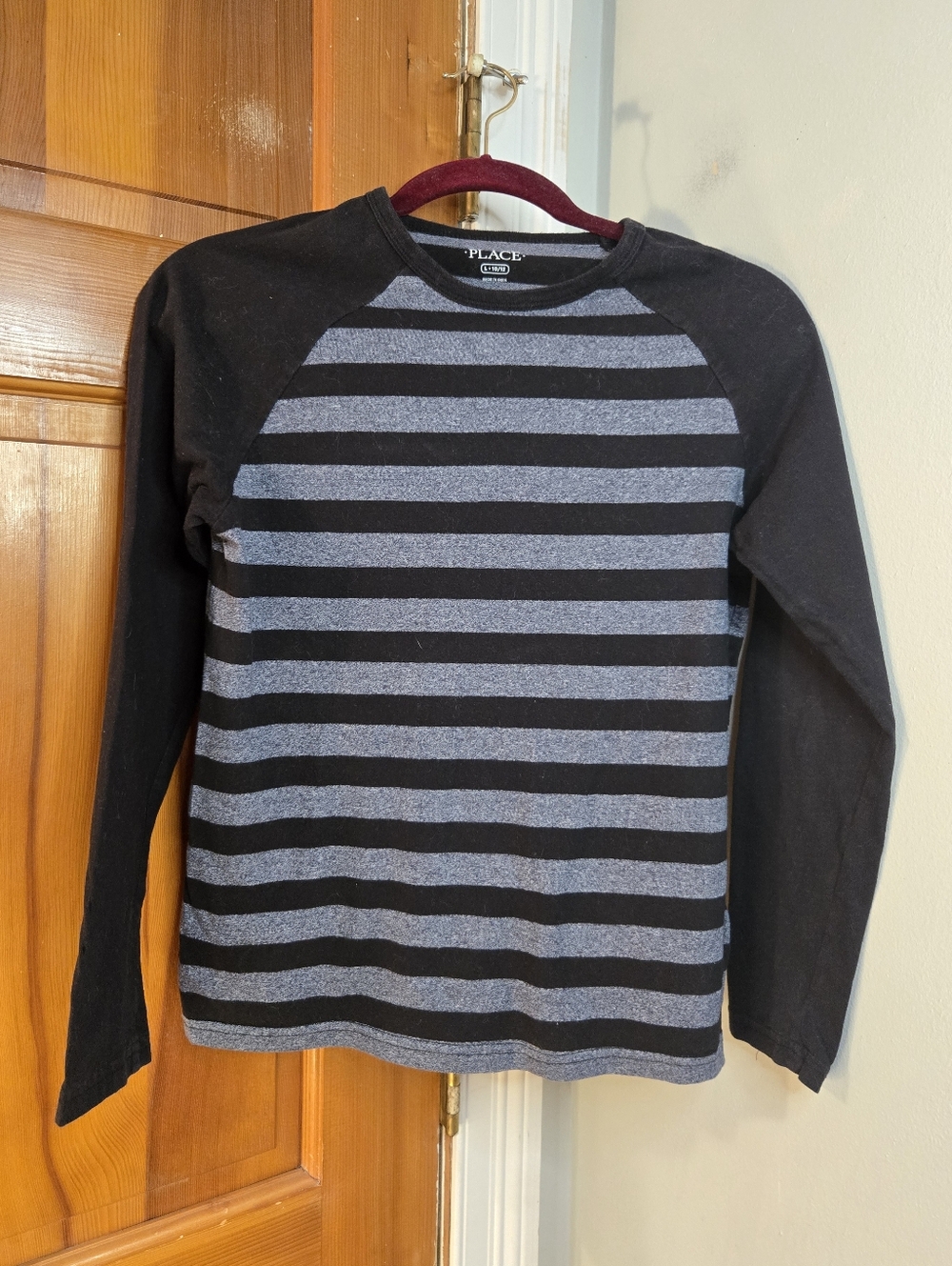 Children's Place Black & Gray Striped Long-Sleeve Raglan Tee Sz L (10-12)